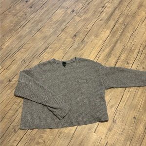 Waffle knit cropped shirt.